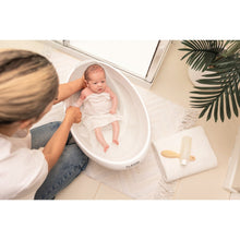 Load image into Gallery viewer, Bubble Cuddle Bath with Bath Seat - Taupe