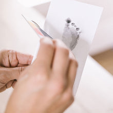 Load image into Gallery viewer, Pearhead Babyprints Photo Frame