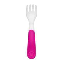 Load image into Gallery viewer, OXO Tot On-The-Go Plastic Fork &amp; Spoon Set With Travel Case - Pink
